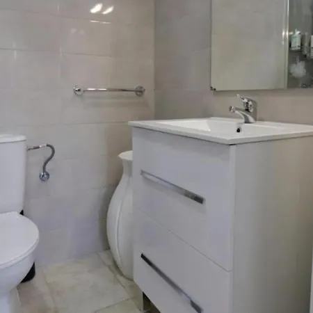 Stunning Refurbished 1 Bedroom